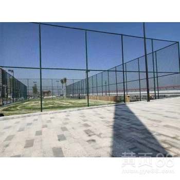 从球场围网编织到儿童滑梯焊接 现代设施的结构原理